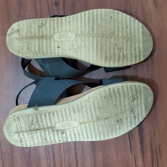 Sandals - Picture 2 of 2